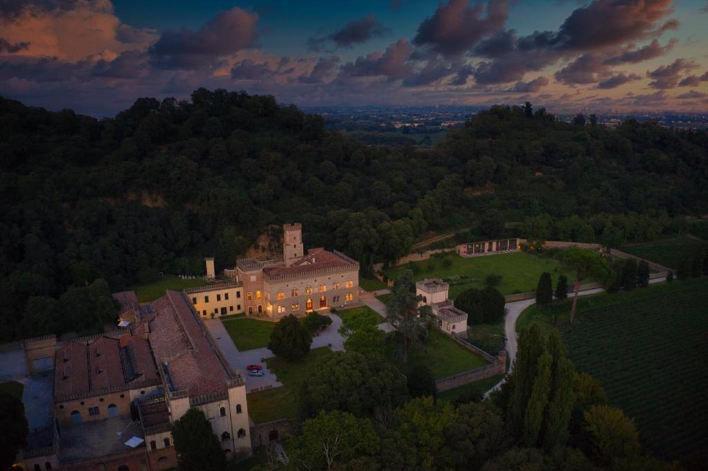 Гостевой дом Castello Di Lispida Монселиче Экстерьер фото